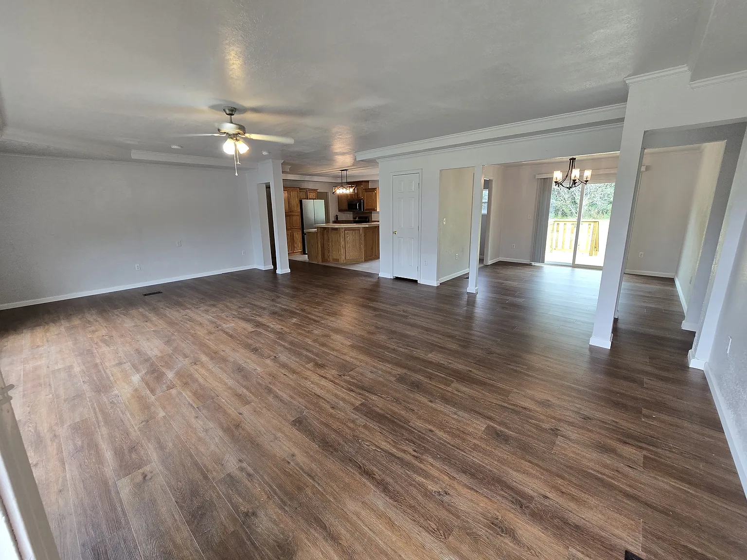 3 bed, 2044 sqft, $1,800 — Photo 4