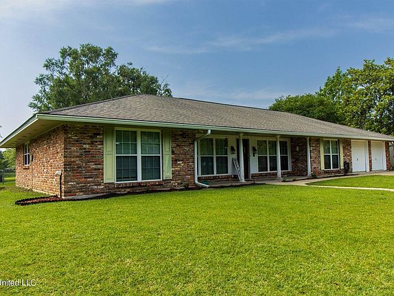 2nd image of 15369 Parkwood Dr N