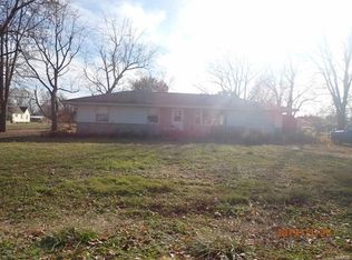 308 E 2nd St N, Mount Olive, IL 62069