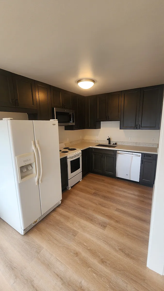 Building Photo - 587 Burnett Ave #3