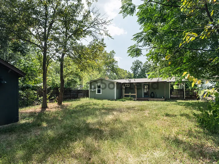 1109 Spur St — Photo 20