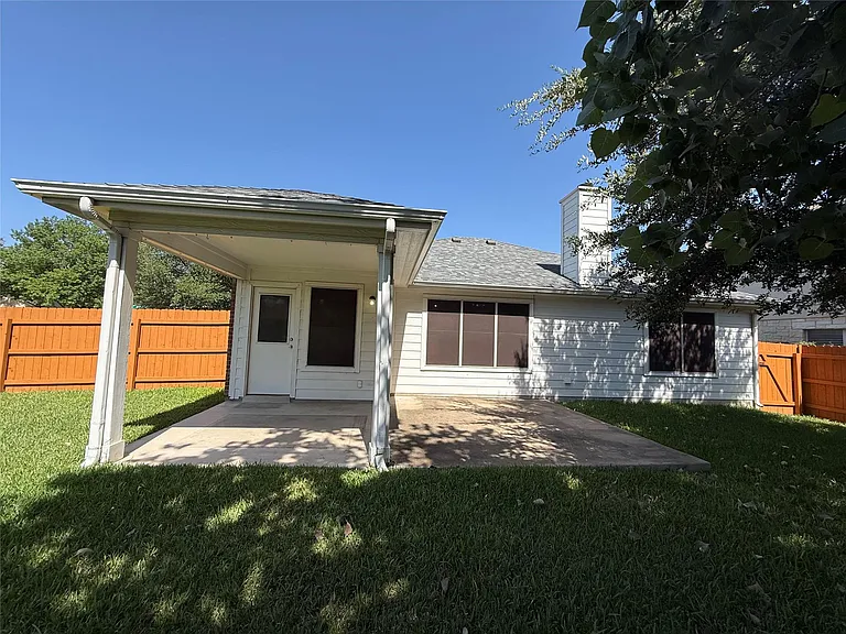 645 Arrowood Pl — Photo 8