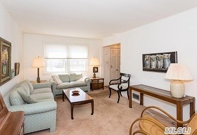 4th image of 21 Hastings Dr