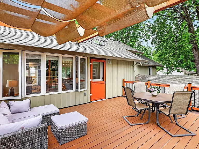 248 NW Ash St — Photo 13