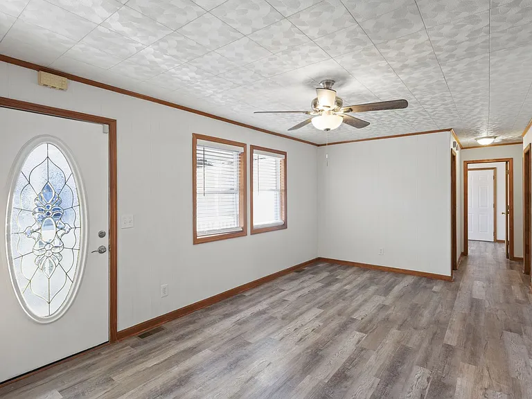 242 Dodd St — Photo 5