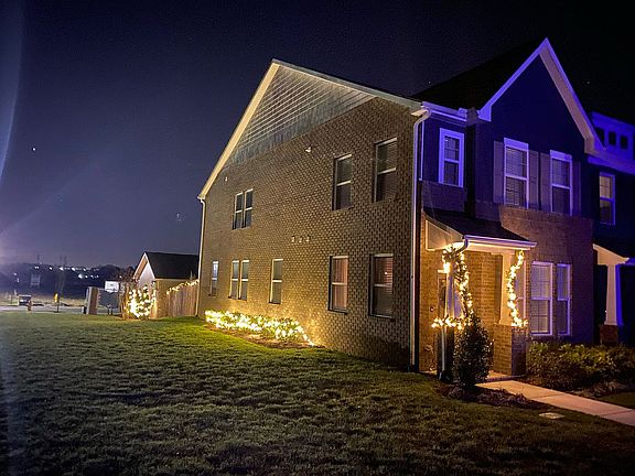5th image of 1075 Henley Ln