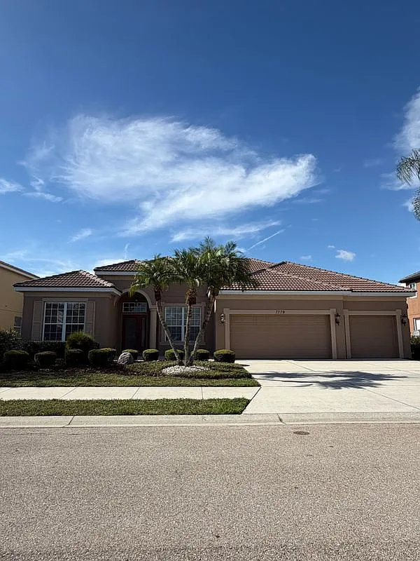 3 bed, 2.0 bath, 2013 sqft, $3,250 — Photo 1