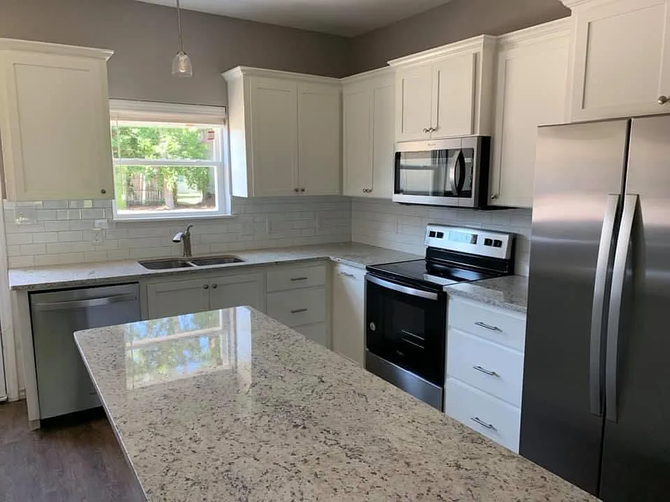 1320 N Kings Hwy — Photo 2