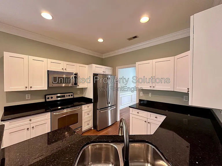 5009 Whitner Dr — Photo 6