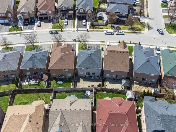 21 Sunnyview Rd, Brampton, ON L7A 3E4