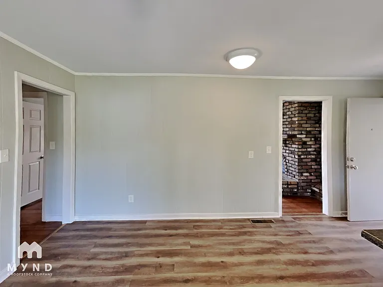 877 Twin Lake Dr NE — Photo 9