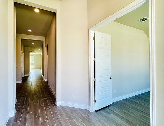 2nd image of 1439 Lake Park Dr