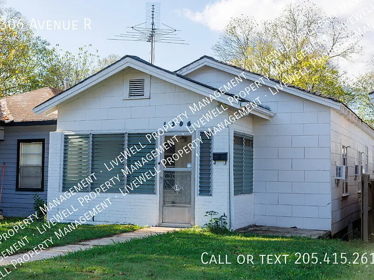1306 Avenue R — Photo 3