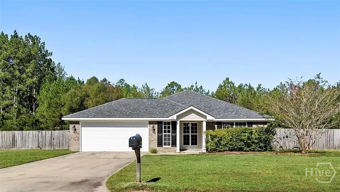 3 bed, 2.0 bath, 1332 sqft, $2,300 — Photo 1