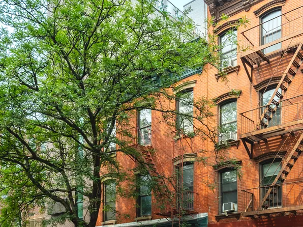 445 Grand Street image 3 of 28