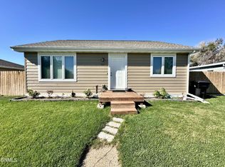 621 9th Ave W, Williston, ND 58801