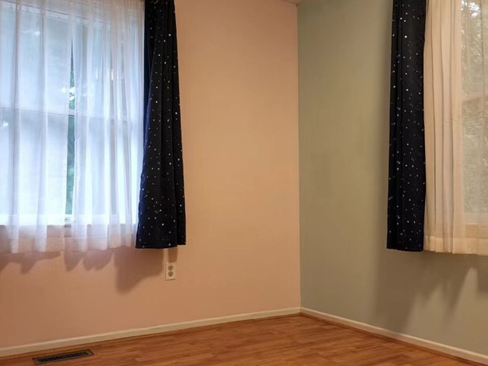 2nd image of 197 Jonathon Dayton Ct #197