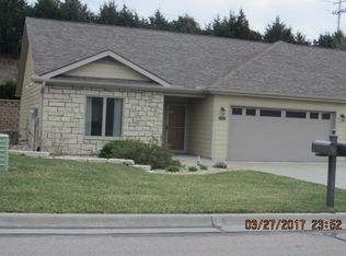 825 Newfoundland Dr, Manhattan, KS 66503