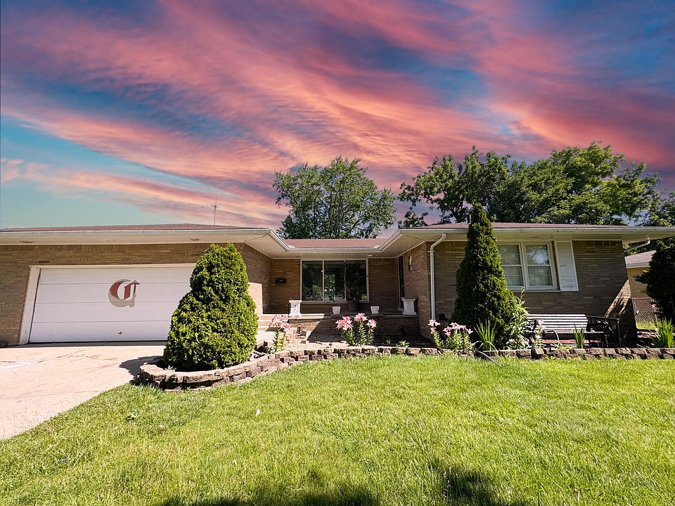 1st image of 430 E 54th Ave