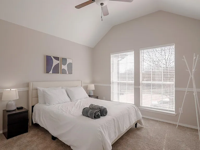 2808 Wales Ct — Photo 34