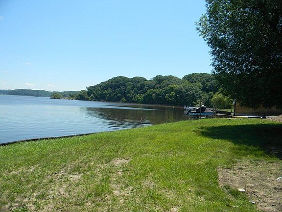 3rd image of 846 S Lakeshore Dr #2