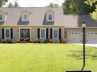 1005 Mockingbird Ln, Carterville, IL 62918