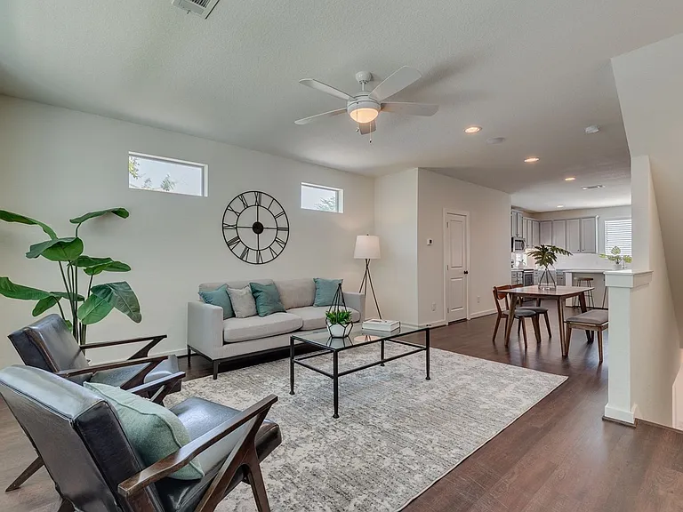 3117 Greene Ave — Photo 3