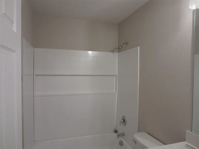 4633 Benham Dr — Photo 8