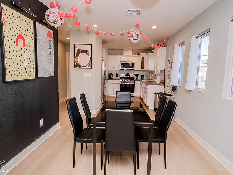 427 N Heliotrope Dr #200 — Photo 35