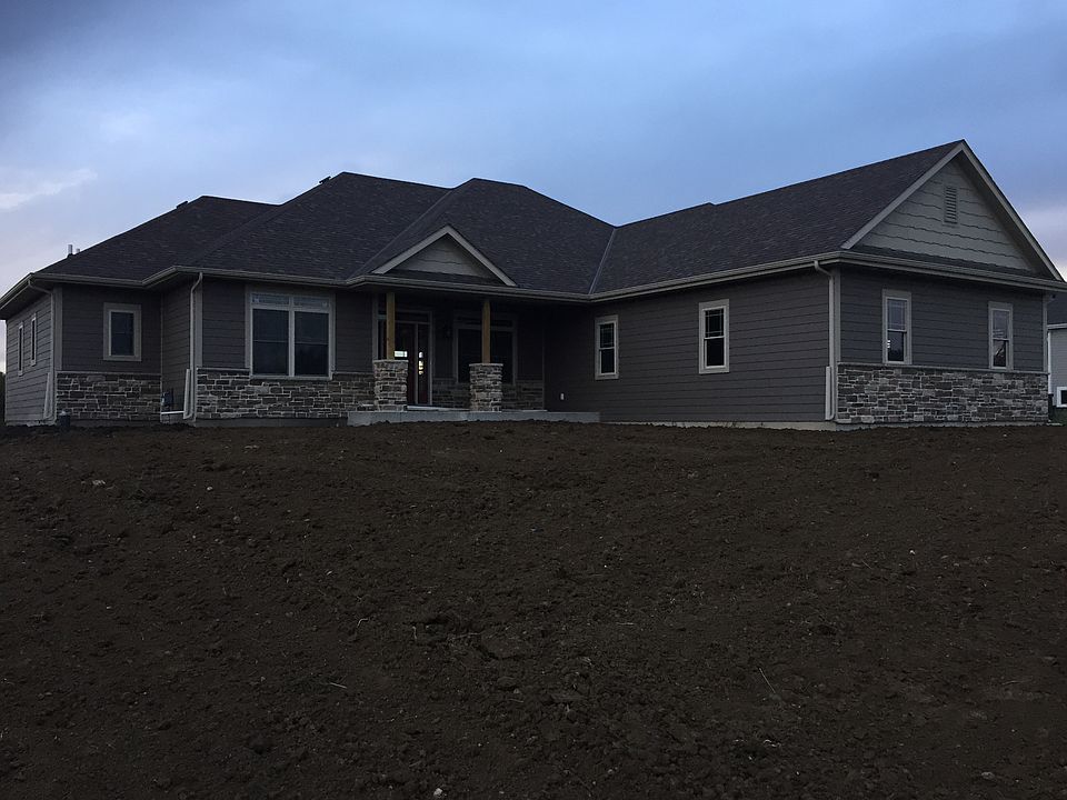 1st image of 18715 Walden Dr
