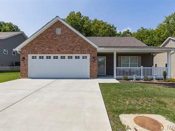 430 Butterfield Dr, Farmington, MO 63640