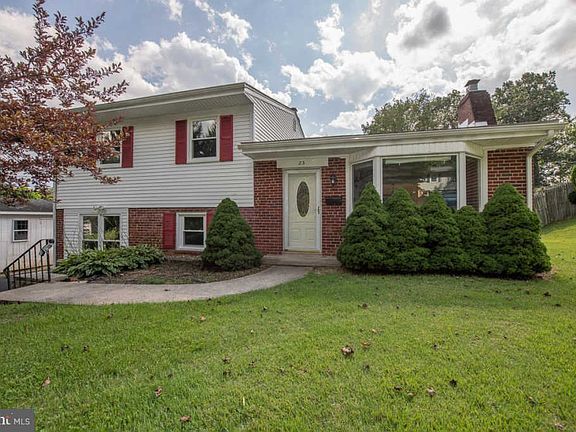 2nd image of 23 W Golf Club Ln