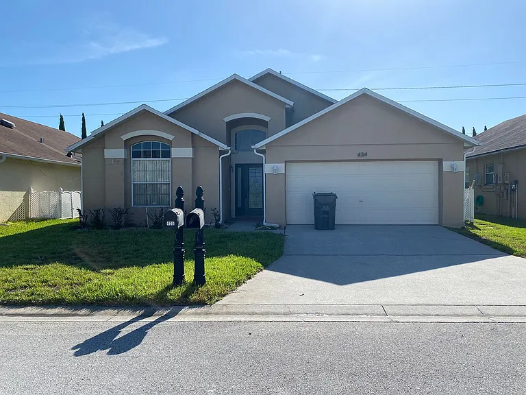 434 Cassia Dr — Photo 3