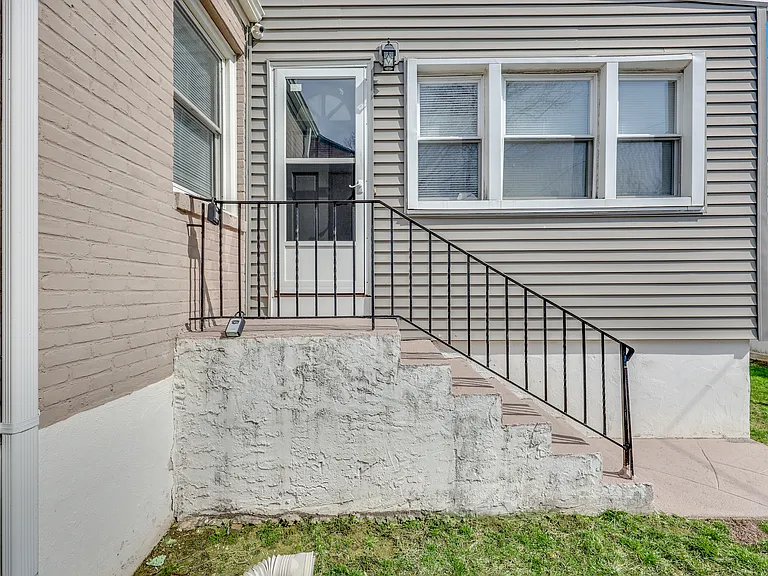 5 Hawthorne Ln — Photo 7