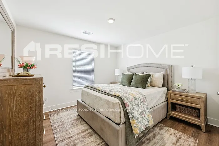 220 Frost Ln — Photo 15