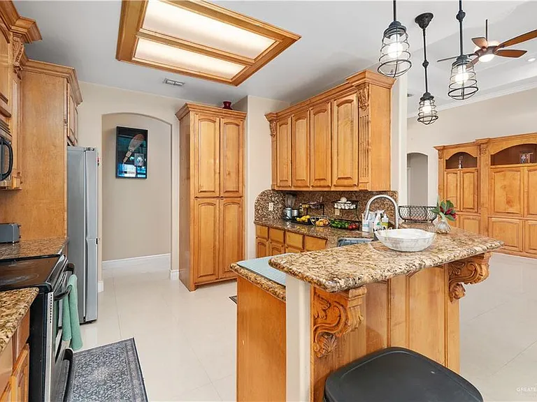 2401 W Rhin Dr — Photo 13