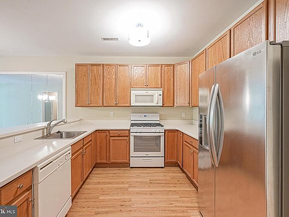 5th image of 2023 Crescent Way
