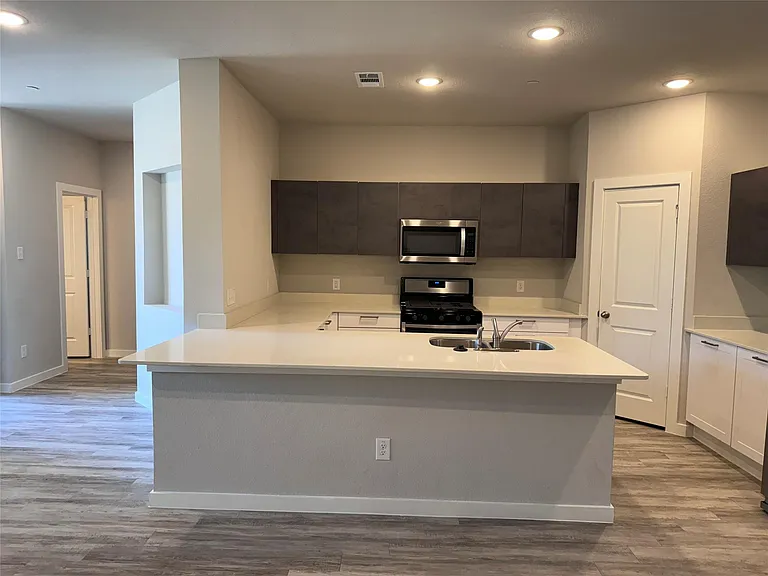 2354 Freshwater Ln — Photo 25