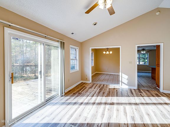 5th image of 275 Juanita Lane