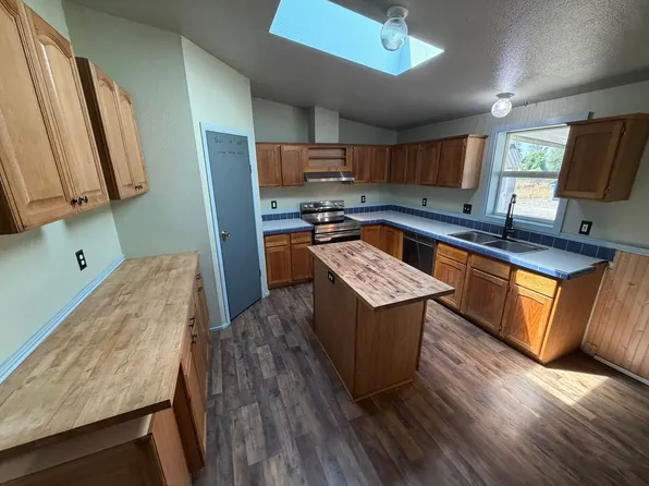 34125 E Lacomb Rd, Lebanon, OR 97355