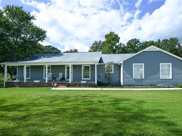 5760 Drake Rd, Greensboro, NC 27406