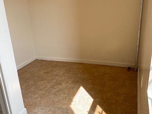 2nd image of 256 Woodworth Ave APT 3A