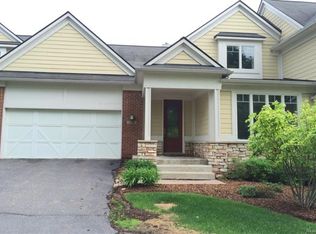 1050 Oakwood Dr #1, Bloomfield Hills, MI 48304