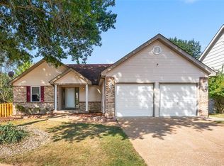 225 Brookmont Farm Ct, Ballwin, MO 63021
