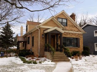 219 East Rd, Glen Ellyn, IL 60137