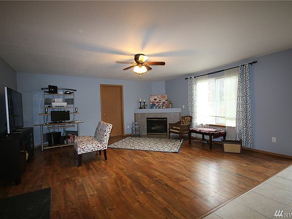 3rd image of 8528 Sebastian Dr NE