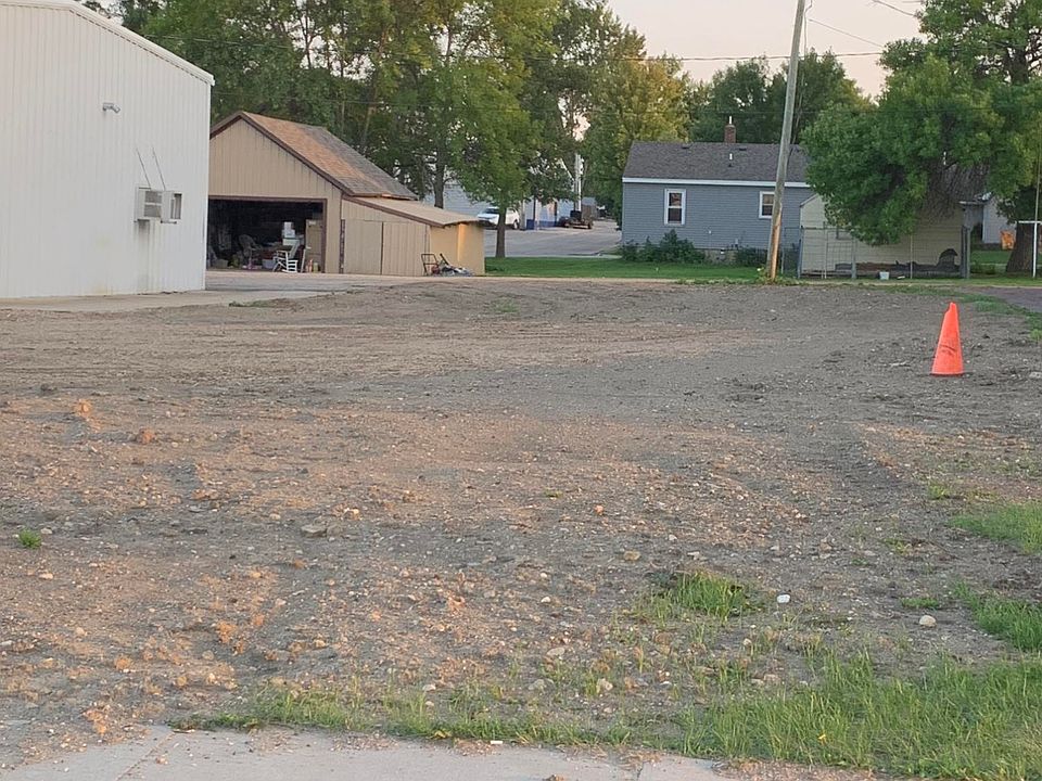 1st image of 214 W 4th Ave