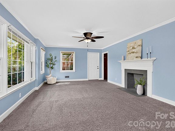 5th image of 703 Norwood St
