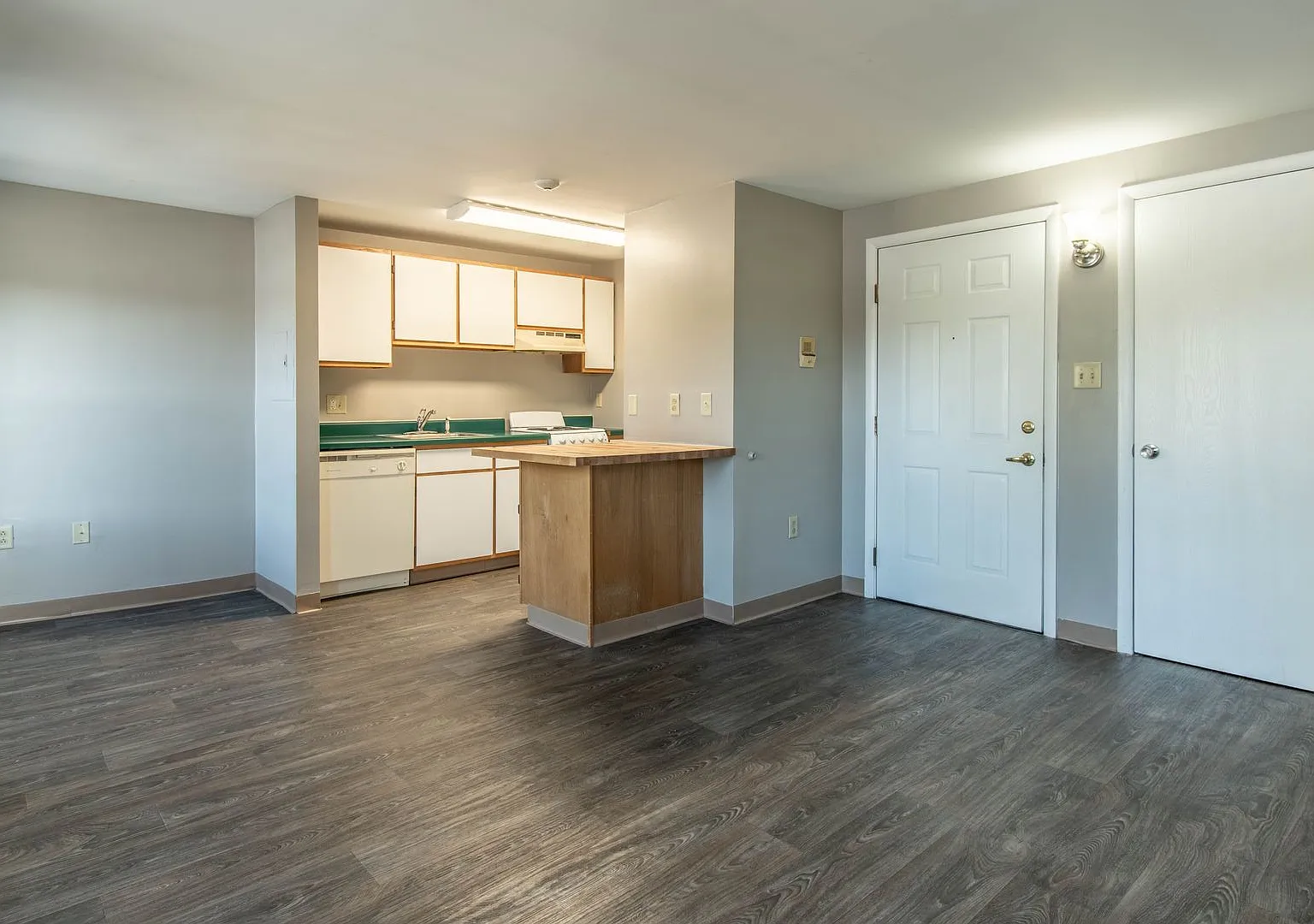 Jefferson House — Photo 1