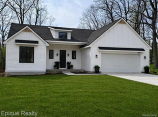 2432 Holland St, Lake Orion, MI 48360